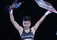 Kì tích boxing Việt : Cô gái bán vé số thắng võ sĨ 3 lần vô địch thế giới
